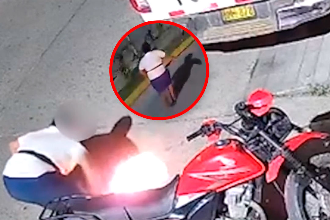 Cmara de seguridad capt el momento en el que el menor genera el fuego por debajo de la moto y sale huyendo de la escena.