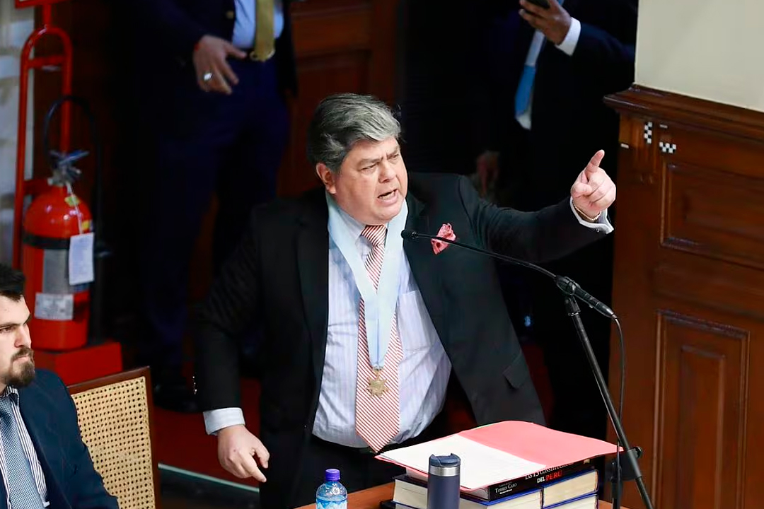 El abogado prometió confirmar a qué partido postulará en una próxima entrevista con Exitosa.