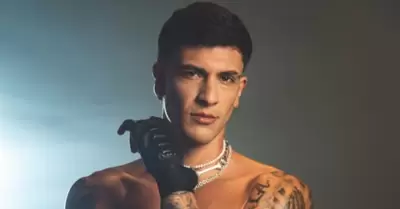 Emil dejará que su música hable por él.