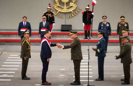 Jos Jer es reconocido como jefe supremo de as FF. AA y la PNP