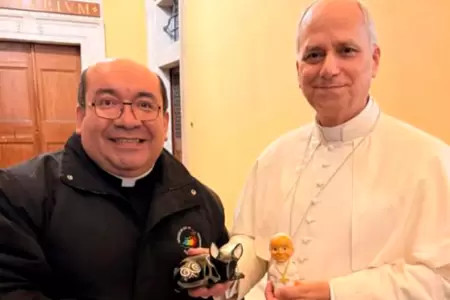 Papa Len XIV recibe homenaje de artesanos de Chulucanas en el Vaticano.