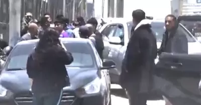 Hinchas de Alianza visitaron entrenamiento del primer equipo.