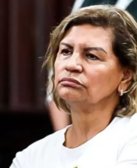 Elizabeth Peralta se entrega a la justicia tras orden del PJ