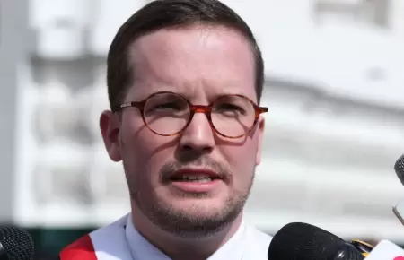 Alejandro Cavero rechaza censura contra Rospigliosi