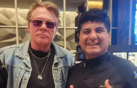 Chef peruano es despedido de su trabajo por fotografiarse junto a Axl Rose