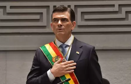 Rodrigo de Paz juramenta como presidente de Bolivia