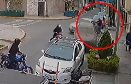 Empresario salv de morir en Los Olivos gracias al blindaje de su auto.