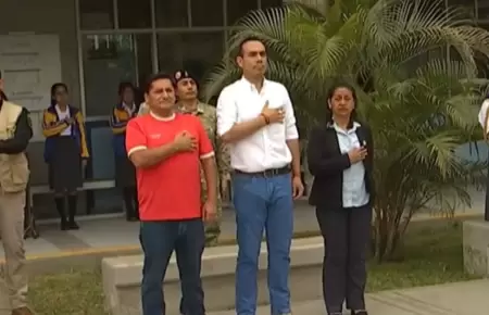 Jos Jer asisti esta maana a Comas a izar el pabelln nacional.