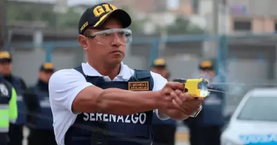 Serenos podrn usar pistolas elctricas o de electrochoque.