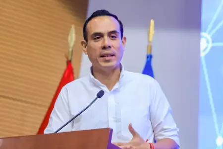 Jeri propone enfoque descentralizado en el desarrollo del Perú