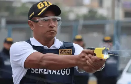 Serenos autorizados a usar pistolas elctricas.