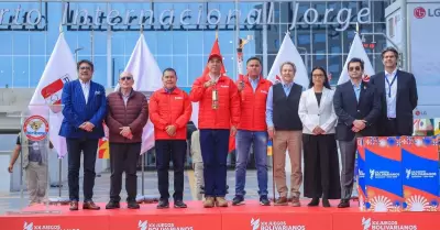 Presidente Jos Jer encabez llegada de la llama bolivariana al Per.