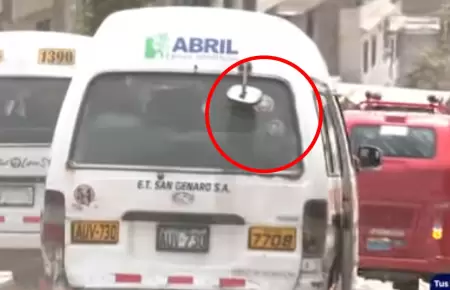 Extorsionadores marcan combis amenazadas con stickers.