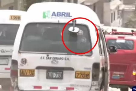 Extorsionadores marcan combis amenazadas con stickers.