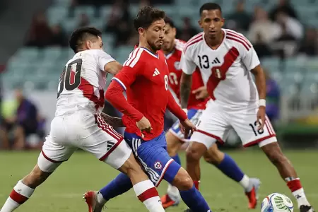 Chile venci 2-1 a Per con un jugador menos.