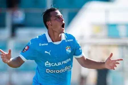 Cristian Benavente celebrando su gol ante Grau.