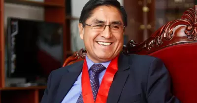 Csar Hinostroza Pariachi.