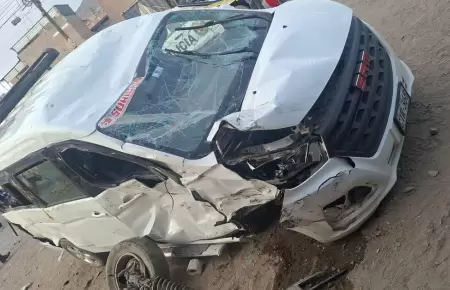 Un menor fallecido y 11 heridos dej violento choque entre combi y minivan.