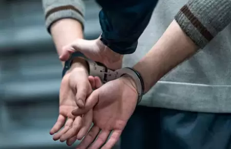 Profesor deber devolver 10 aos de sueldo por ocultar sus otros dos trabajos.