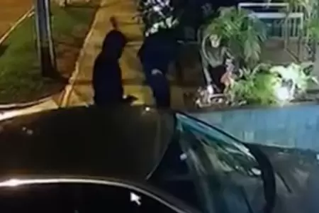 Mujer fue asaltada por dos sujetos armados en Miraflores.