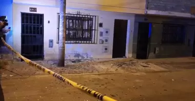 SJL: Sujetos detonan explosivo frente a casa de comerciantes textiles
