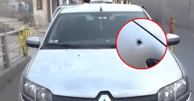 Hombre es atacado a balazos al interior de su vehculo en VMT