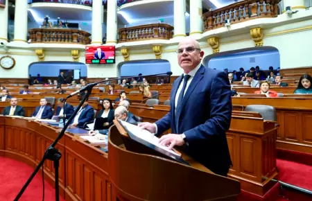 Primer ministro Ernesto lvarez en el Hemiciclo.