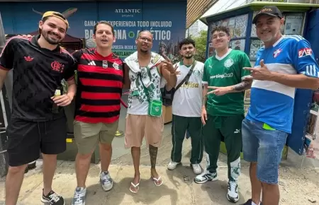 Hinchas brasileos empiezan a llevar al Per por final de Copa Libertadores.