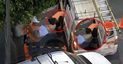 Capturan a sujetos que robaban cables en Miraflores