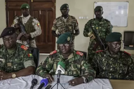 Se consum un golpe de estado en un pequeo pas de frica occidental.