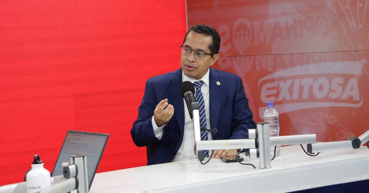 Elecciones primarias pudieron ser abiertas, pero partidos la rechazaron, señala Roberto Burneo