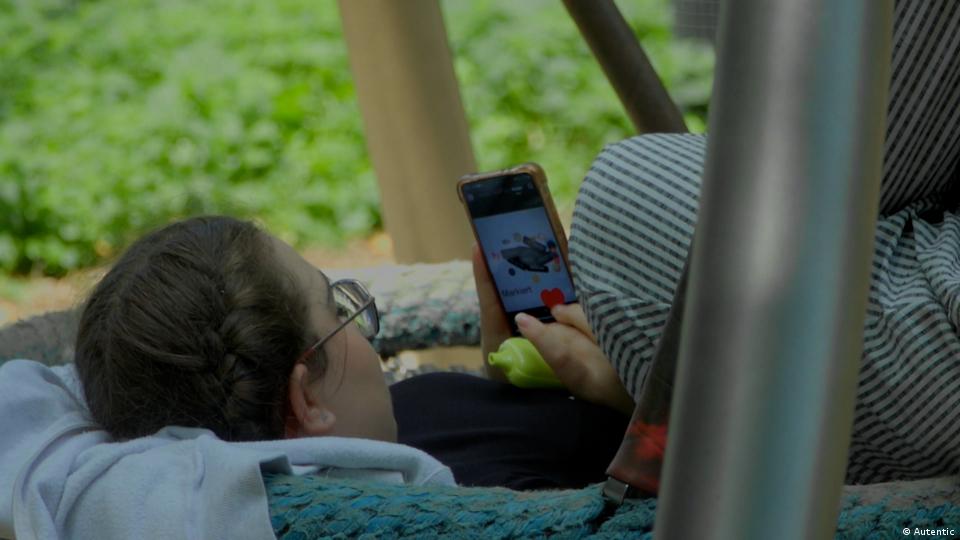 Australia es el primer país que prohíbe redes sociales a menores de edad.