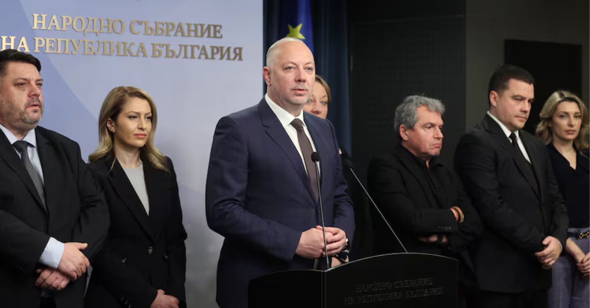 Cae el gobierno de Bulgaria: Primer ministro dimite al cargo tras protestas masivas
