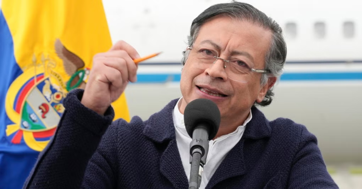 Gustavo Petro denuncia "bombardeo" a Colombia desde Ecuador: "No queremos ir a una guerra"