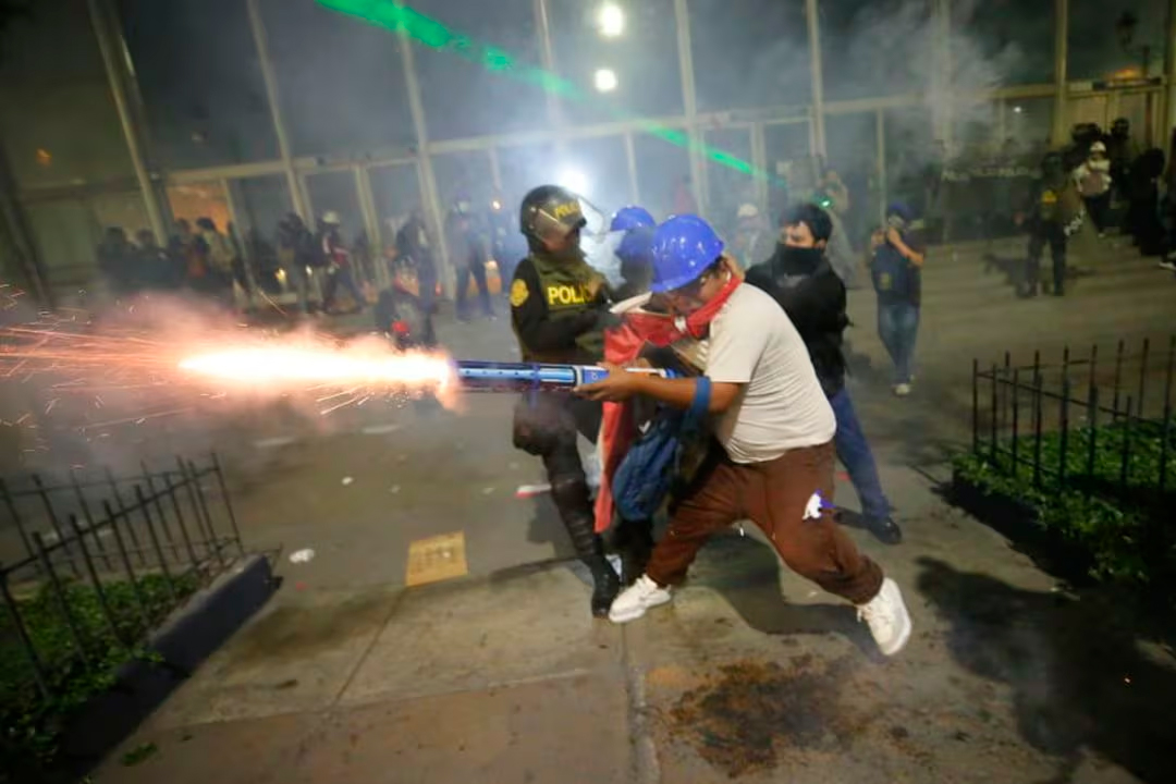 Montúfar advirtió que pirotécnicos tipo bazuca son vendidos para las marchas en la capital.