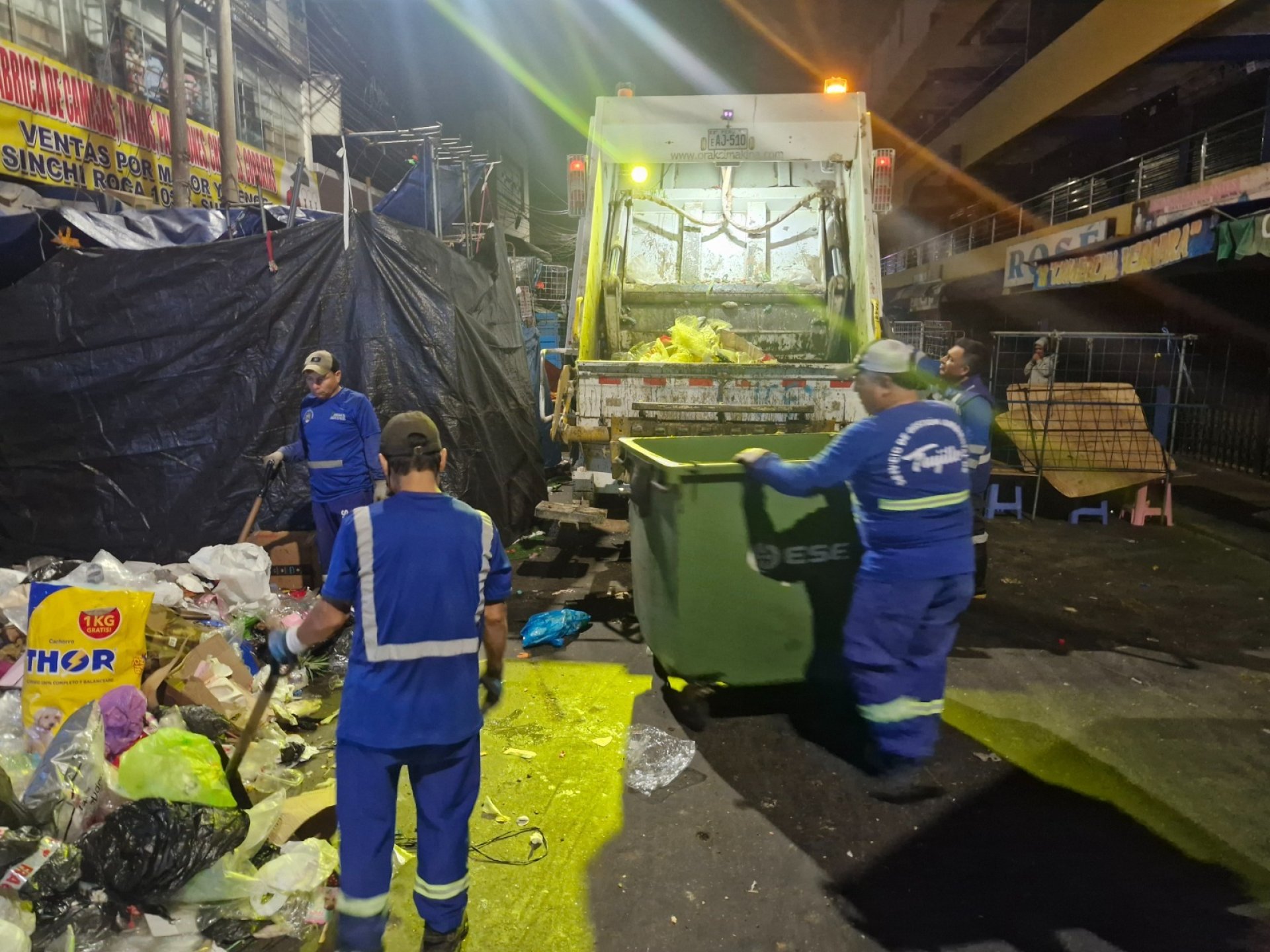 El SEGAT recoge diariamente hasta 300 toneladas de basura, cifra que se duplica en temporada de fiestas de fin de a�o.