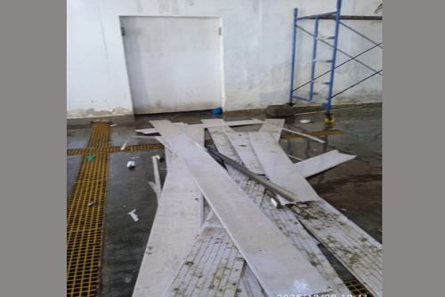 Desembarcadero Pesquero Artesanal (DPA) de Chimbote sufri� la ca�da de su cielo raso tras pen�ltima r�plica.
