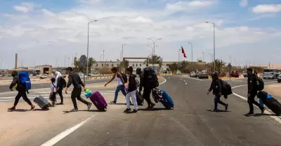 Migrantes en la frontera de Per y Chile.