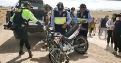 Dos hermanos perdieron la vida en una carretera de Puno.