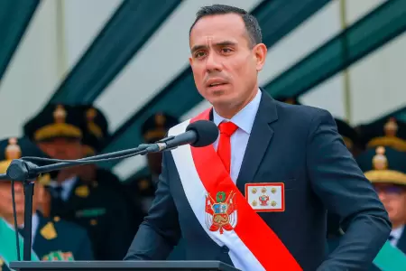 Jos� Jer� lider� ceremonia de aniversario PNP.