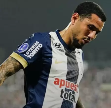 Sergio Pe�a se pronuncia tras penal errado ante Sporting Cristal.