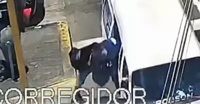 Pasajero fue arrojado desde una combi en movimiento en La Molina.