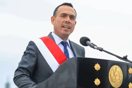 Jos Jer en ceremonia por el 201. aniversario de la Batalla de Ayacucho