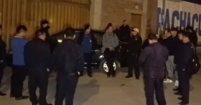 Choferes de la 41 hacen plantn en Ventanilla