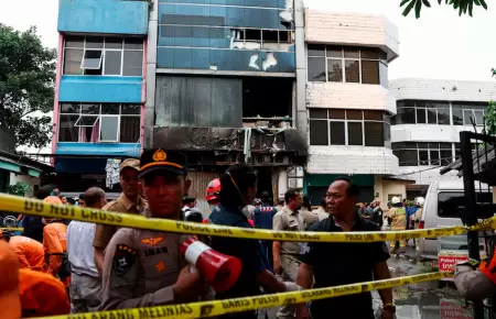 Incendio dej 22 muertos en Yakarta.