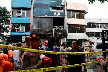 Incendio dej 22 muertos en Yakarta.