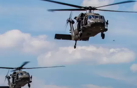 Helicpteros Black Hawk fueron entregados por Estados Unidos.