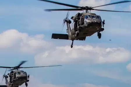 Helic�pteros Black Hawk fueron entregados por Estados Unidos.