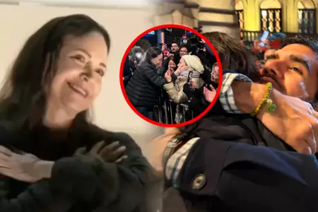 Machado arrib este mircoles a Oslo y salud a los presentes frente a su hotel.