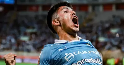 Santiago Gonzlez celebrando el nico gol de la noche ante Cusco FC.